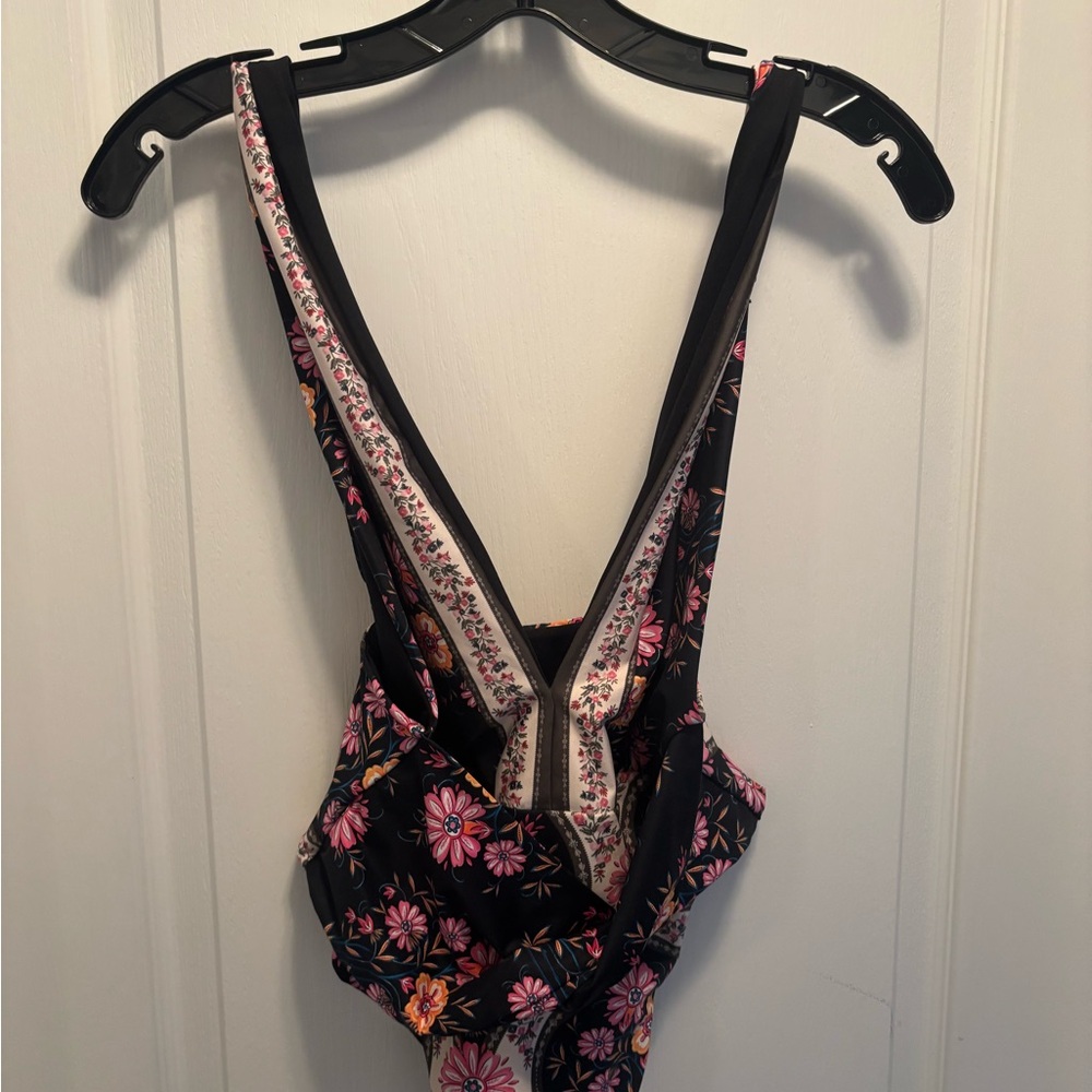Aqua Bendita One Piece Swimsuit Size M